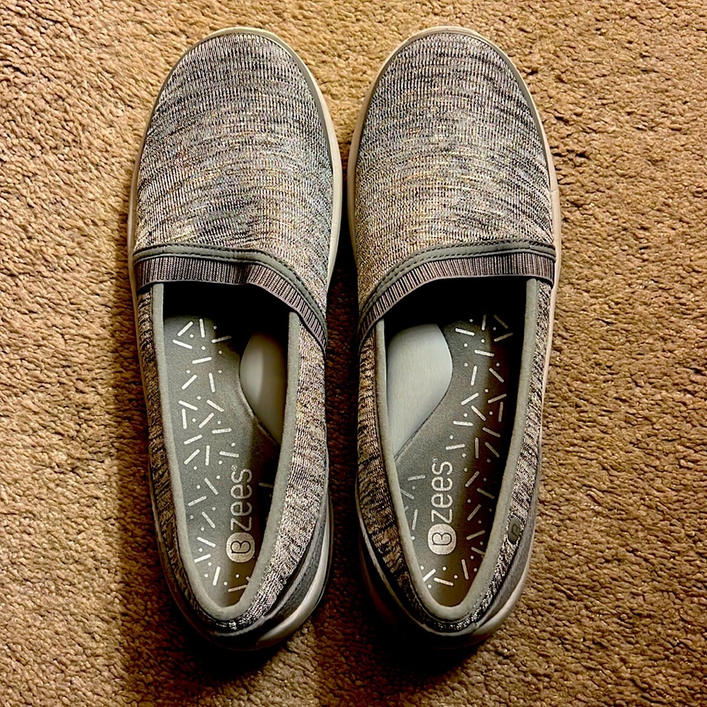 Bzees women’s Lollipop gray sparkle NWOT size 8 shoes